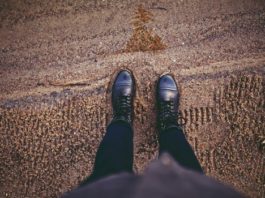 A motiváció a lábad előtt hever – vedd észre Motiváció | Cég & Brand