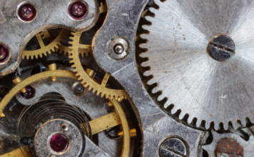 Homokszem a gépezetben Homokszem a gépezetben | Cég & Brand